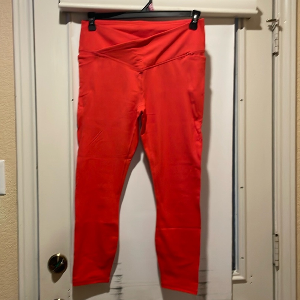 Fabletics Cross Front Cropped Leggings L Red 7/8 Length